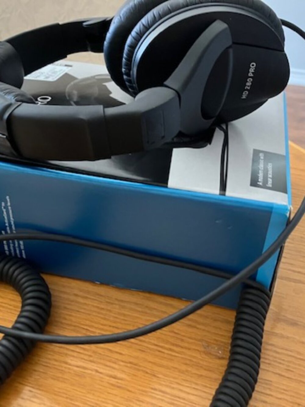 SENNHEISER HD 280 PRO Studio Monitoring Headphones
